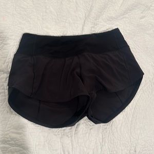 lululemon shorts 2.5”